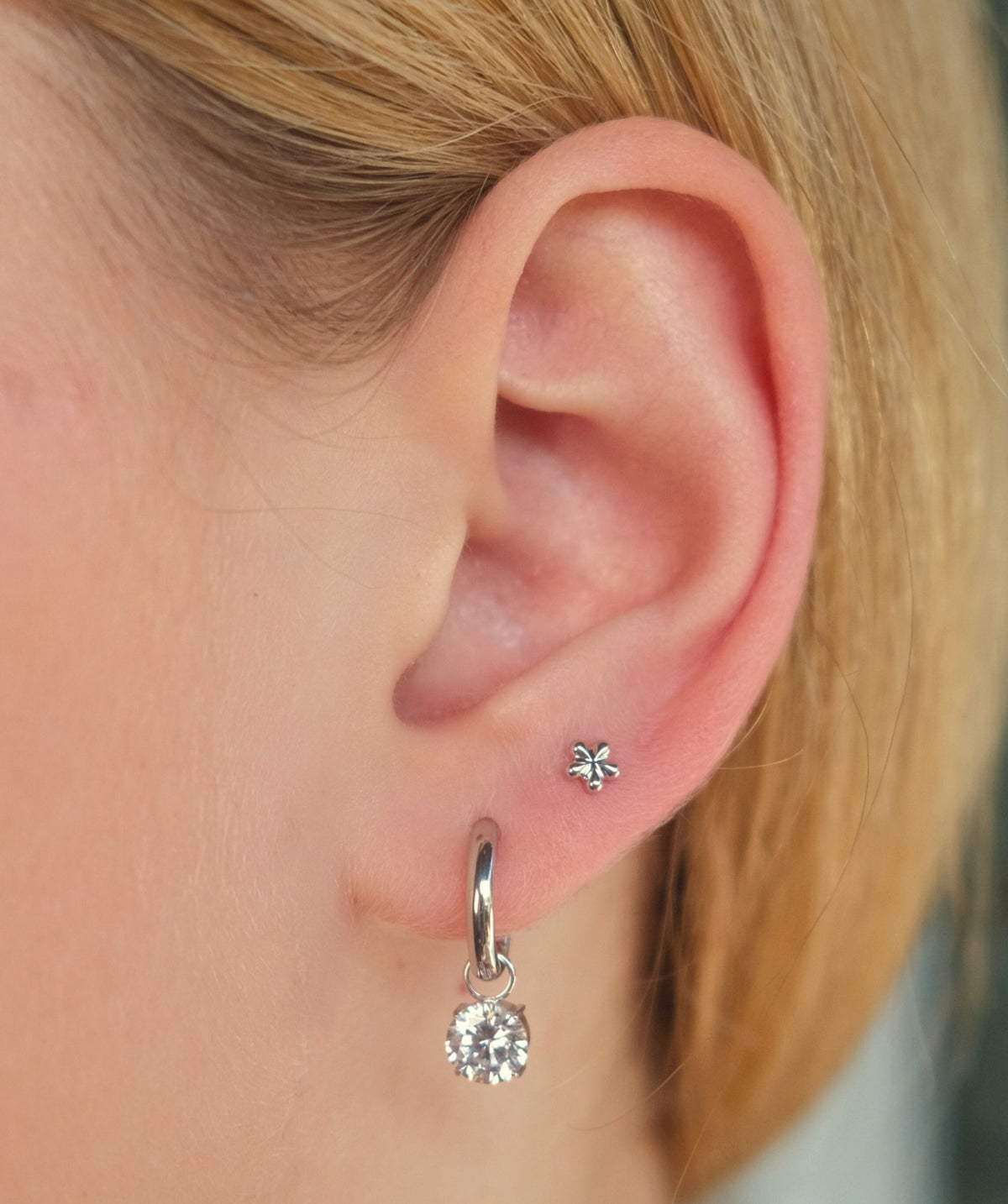 Flower Flat Back Stud